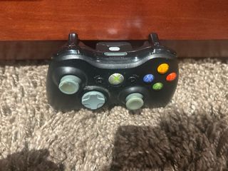 Mando Xbox 360 Negro como nuevo
