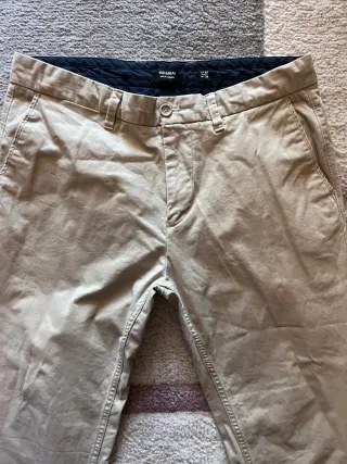 Pantalón beige Pull&Bear Talla M