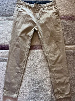 Pantalón beige Pull&Bear Talla M