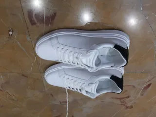 Zapatillas Calvin Klein Piel Blancas y Negras