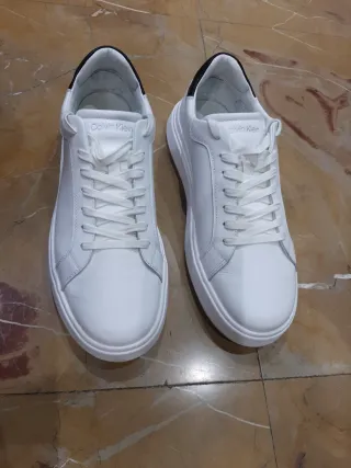 Zapatillas Calvin Klein Piel Blancas y Negras