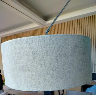 Lámpara de pie diseño plateada