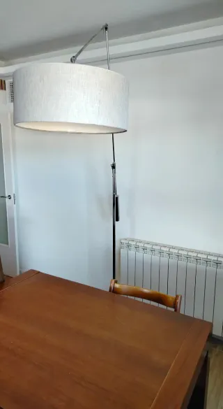 Lámpara de pie diseño plateada