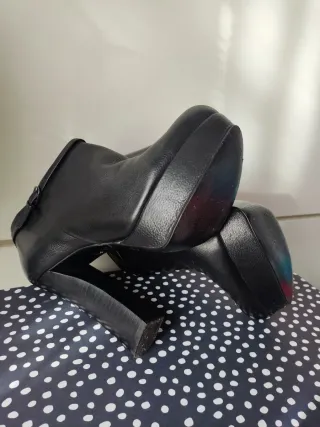 Botines Guess Tacón Plataforma Piel Negros