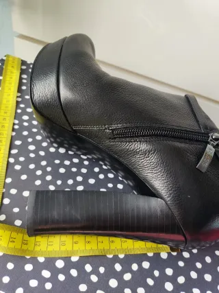 Botines Guess Tacón Plataforma Piel Negros
