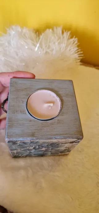 Porta tealight decorativo in legno