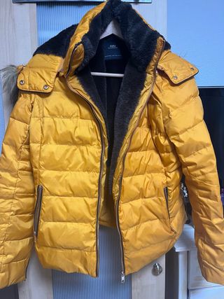 Abrigo Zara Amarillo con Forro Marrón