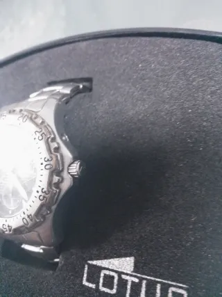 Reloj Lotus Hombre Negro y Plateado