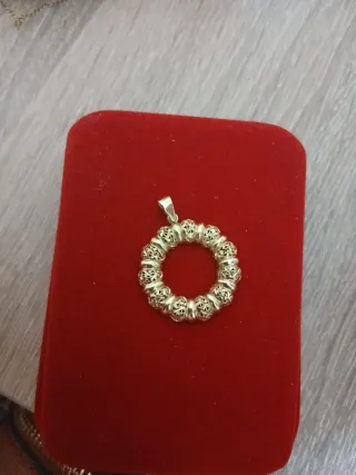 Colgante de oro