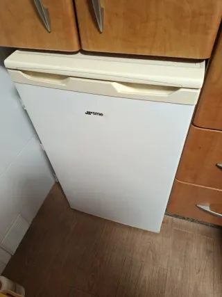 Frigorífico Smeg 82L Blanco Buen Estado