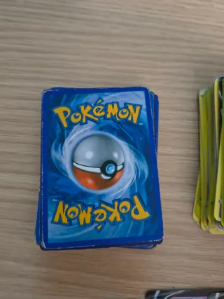 126 Cartas Pokémon escucho ofertas