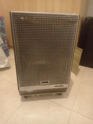 Estufa de gas metal plateada