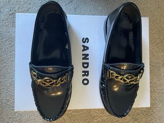 Mocasines Sandro Negros Talla 35 con Cadena Dorada