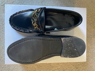 Mocasines Sandro Negros Talla 35 con Cadena Dorada