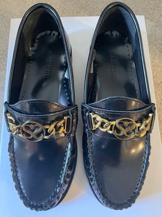 Mocasines Sandro Negros Talla 35 con Cadena Dorada