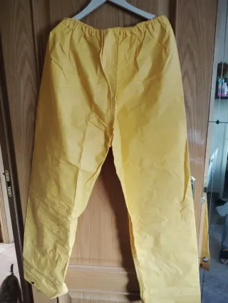 Traje de trabajo antilluvia Iberia amarillo