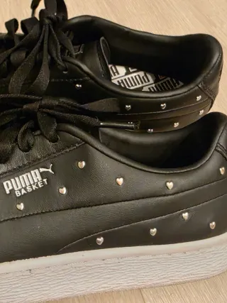 Zapatillas Puma Basket Negras Tachas Corazón