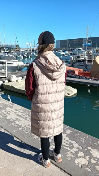 Chaleco largo acolchado beige