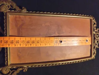 Antico portafoto in ottone