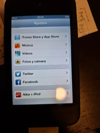 iPod Apple 8GB + funda negra