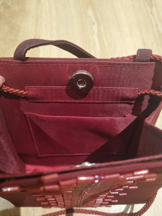 Bolso de fiesta granate con abalorios