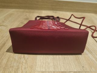 Bolso de fiesta granate con abalorios