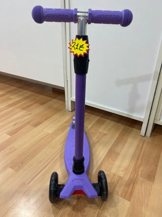 Patín morado 3 ruedas