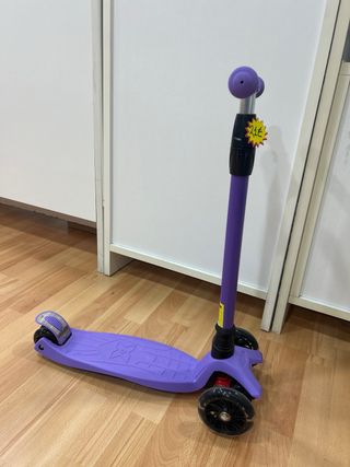 Patín morado 3 ruedas