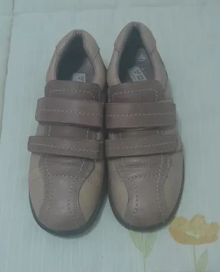 Zapatillas deportivas velcro beige/marrón