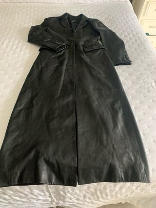 Abrigo de cuero negro Zara