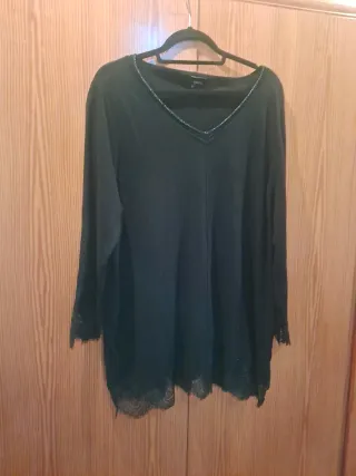 Suéter negro mujer con encaje