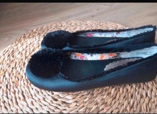 Bailarinas raso pompón negro T.40