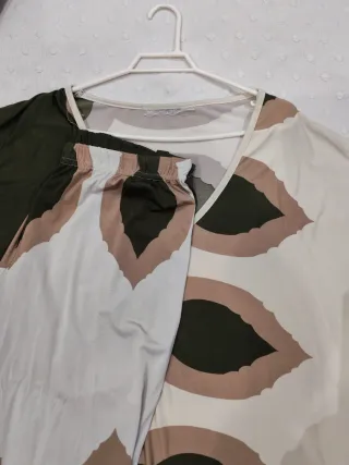 Conjunto blusa y pantalón estampado