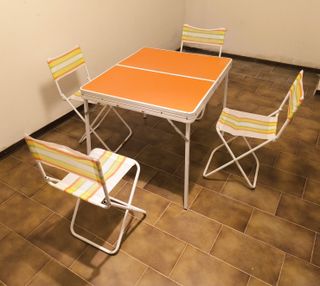 Tavolo picnic vintage con 4 sedie