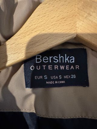 Anorak camel con capucha y pelo