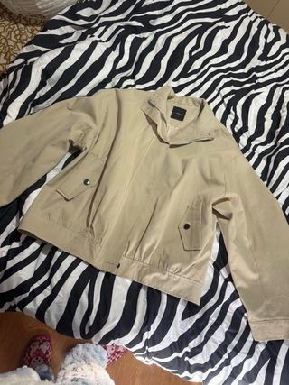 Chaqueta bomber beige