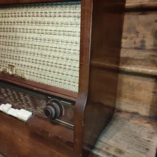 Radio Philips antigua madera válvulas