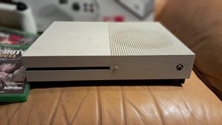 Xbox One S 500GB Bianca + 3 Giochi + Scatola