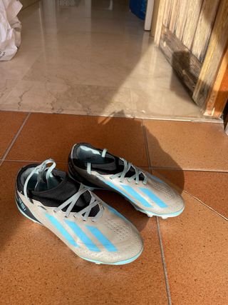 Botas Fútbol Adidas Messi Plata y Azul para niños