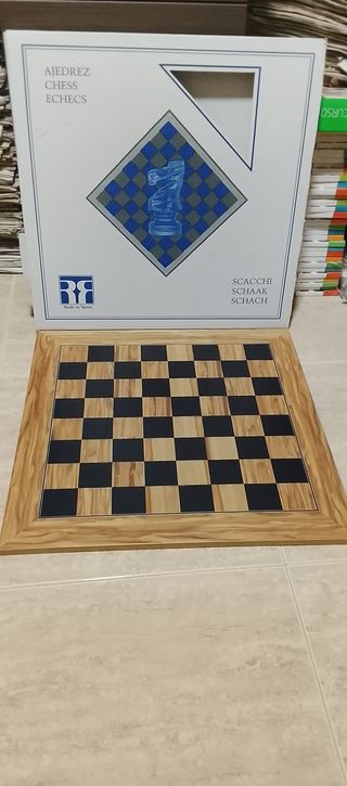 Tablero de Ajedrez Madera Olivo y Tulipa Negra