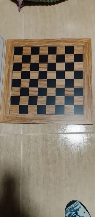 Tablero de Ajedrez Madera Olivo y Tulipa Negra