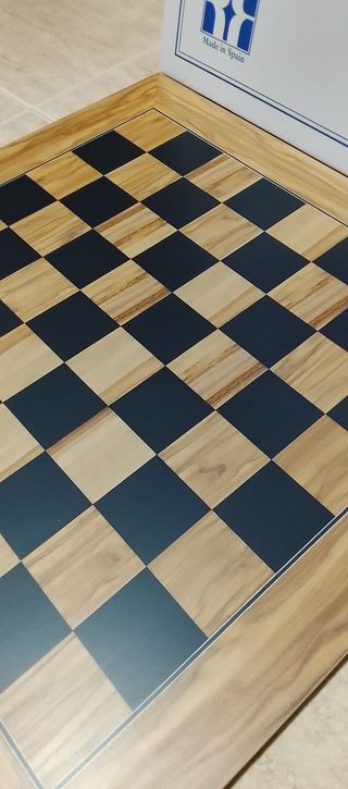 Tablero de Ajedrez Madera Olivo y Tulipa Negra