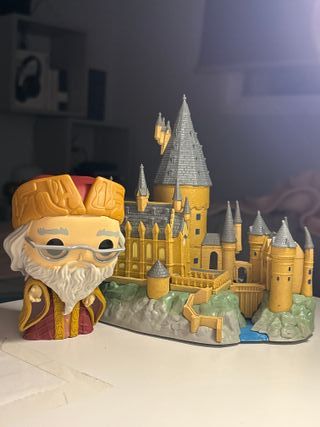 Funko Pop Dumbledore y Castillo Hogwarts