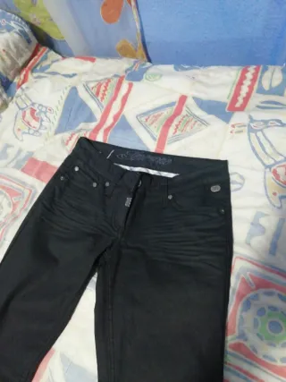 Pantalón vaquero recto negro talla S