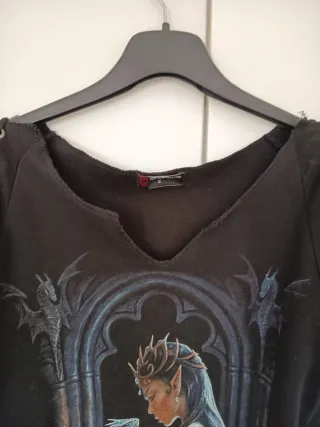 Camiseta negra manga larga con cordones