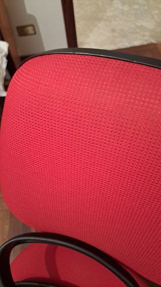 Silla de escritorio/oficina roja con ruedas