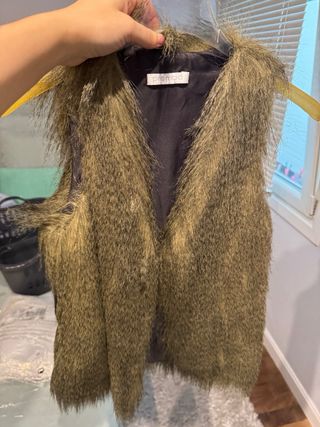 Chaleco de pelo marrón jaspeado