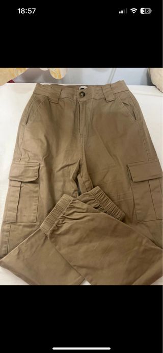 Pantalones cargo marrones