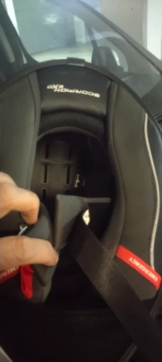 Casco Scorpion Negro Blanco Dorado talla S