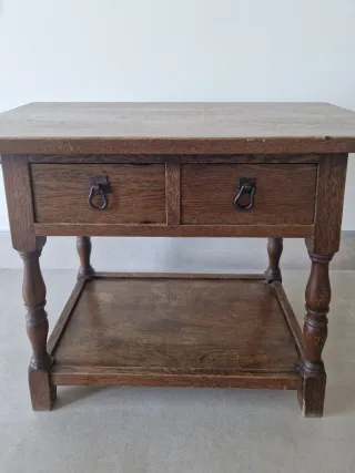 Mesa de madera estilo campo con cajones